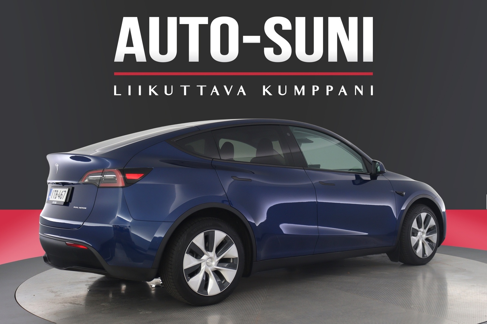 TESLA Model Y 2