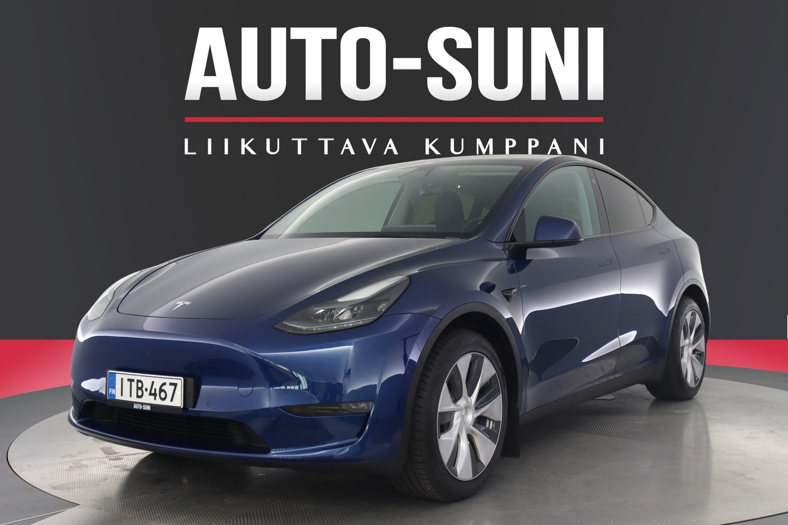TESLA Model Y 6