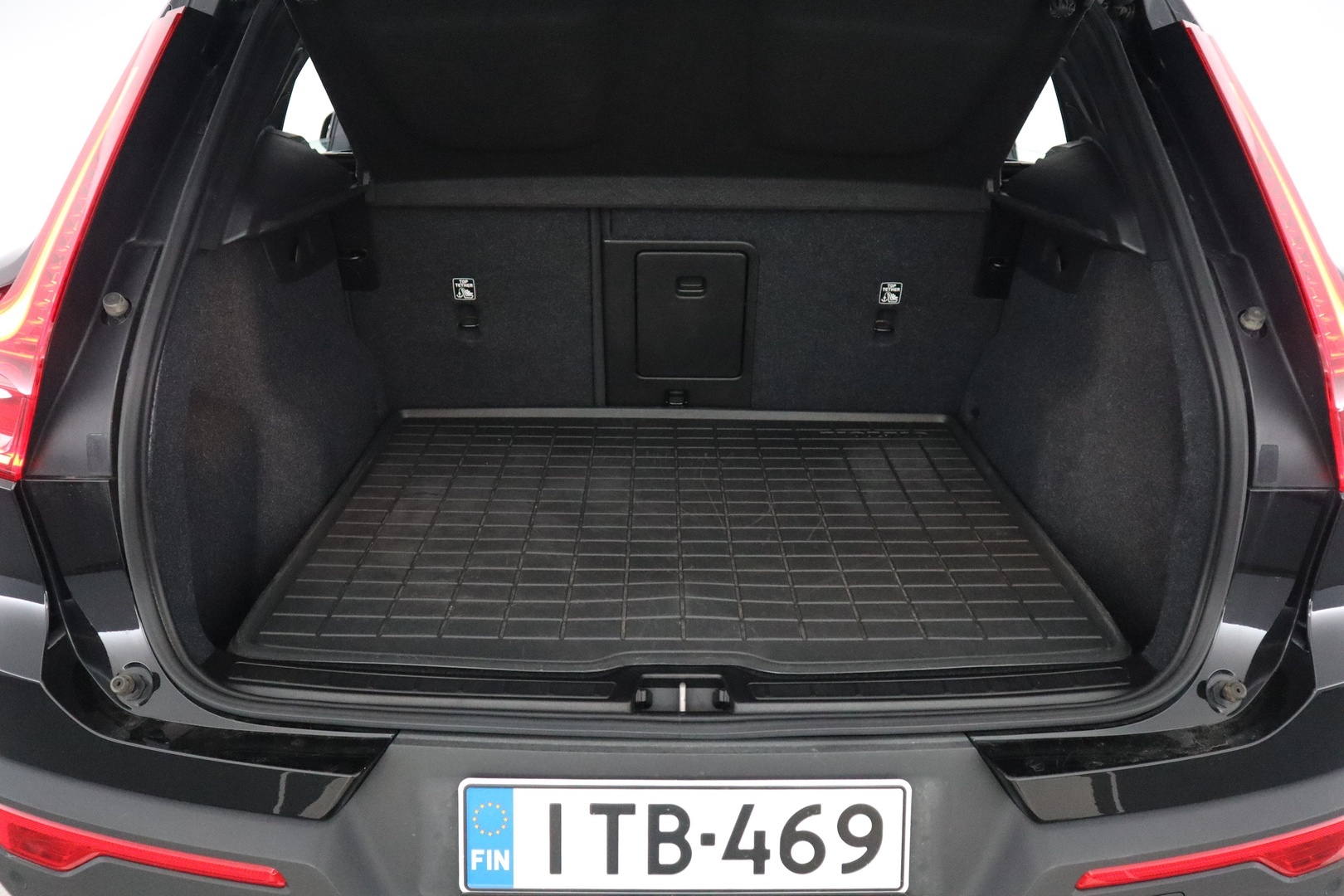 VOLVO XC40 15