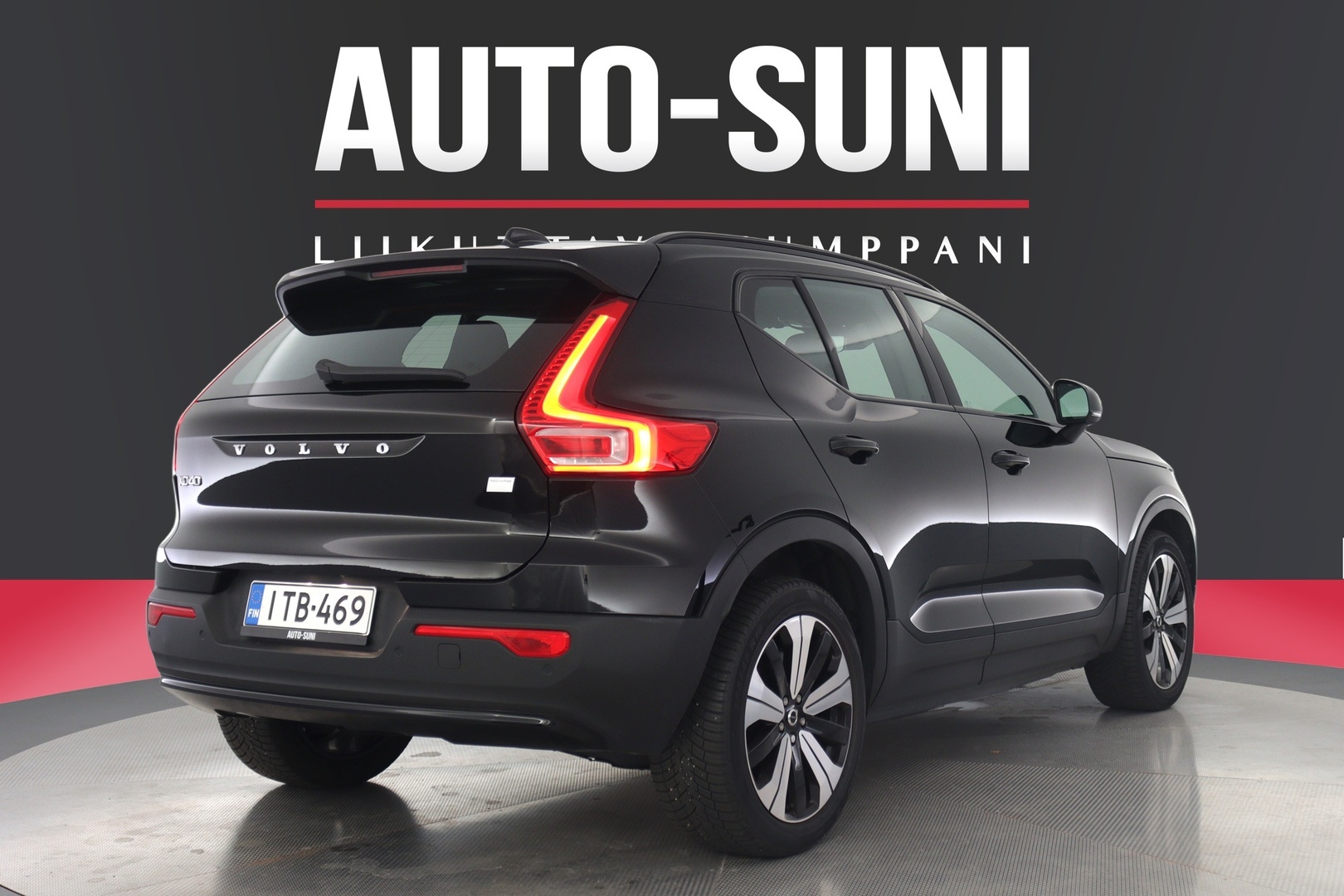 VOLVO XC40 3