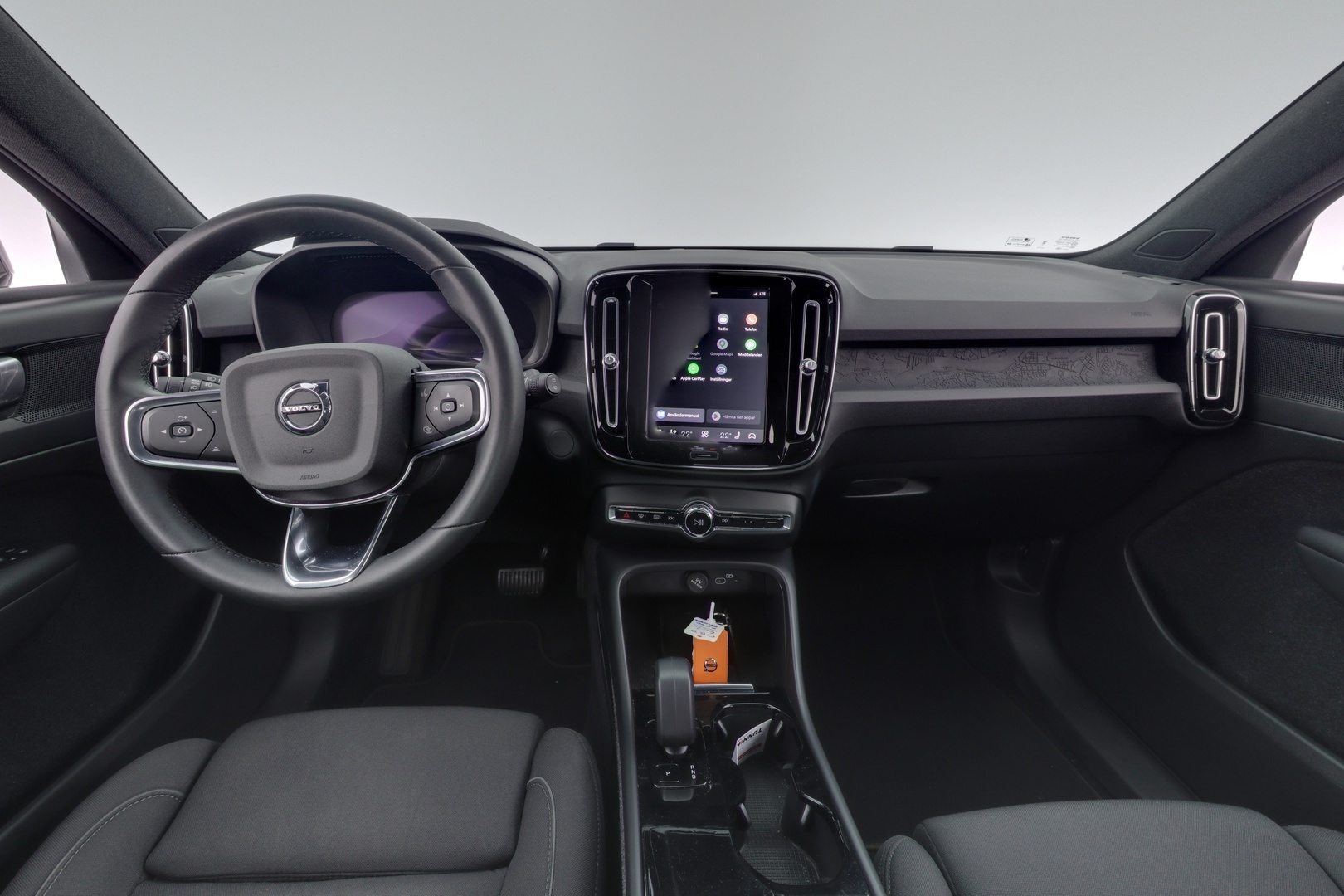 VOLVO XC40 7
