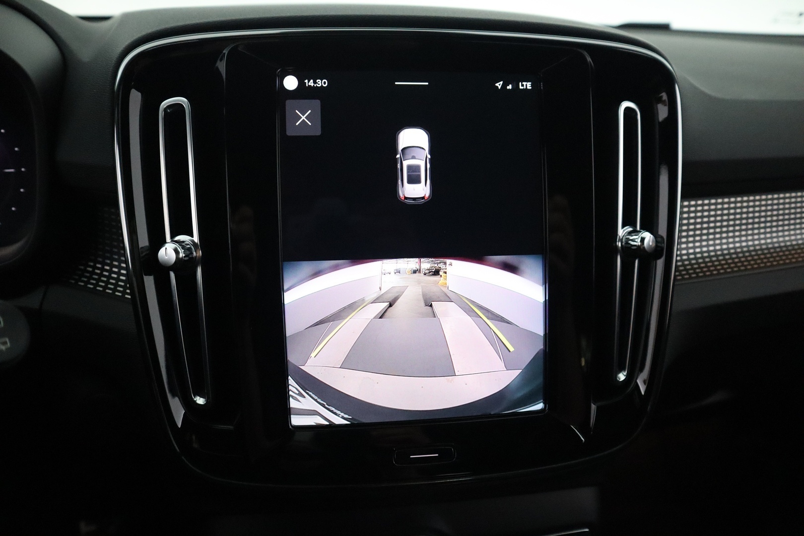 VOLVO XC40 15