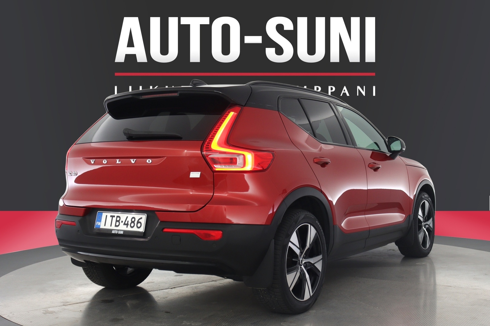VOLVO XC40 3