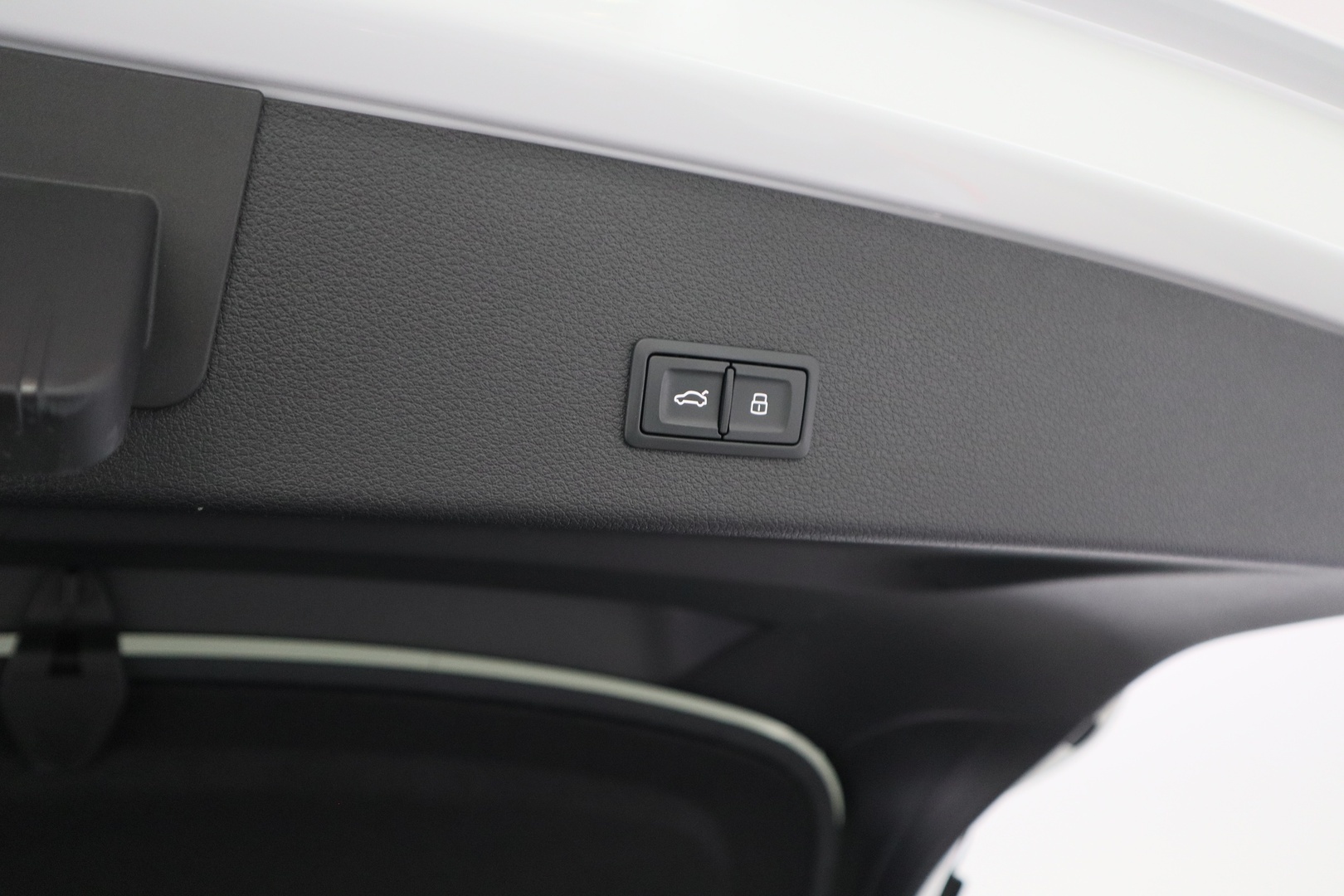 AUDI Q8 e-tron 11