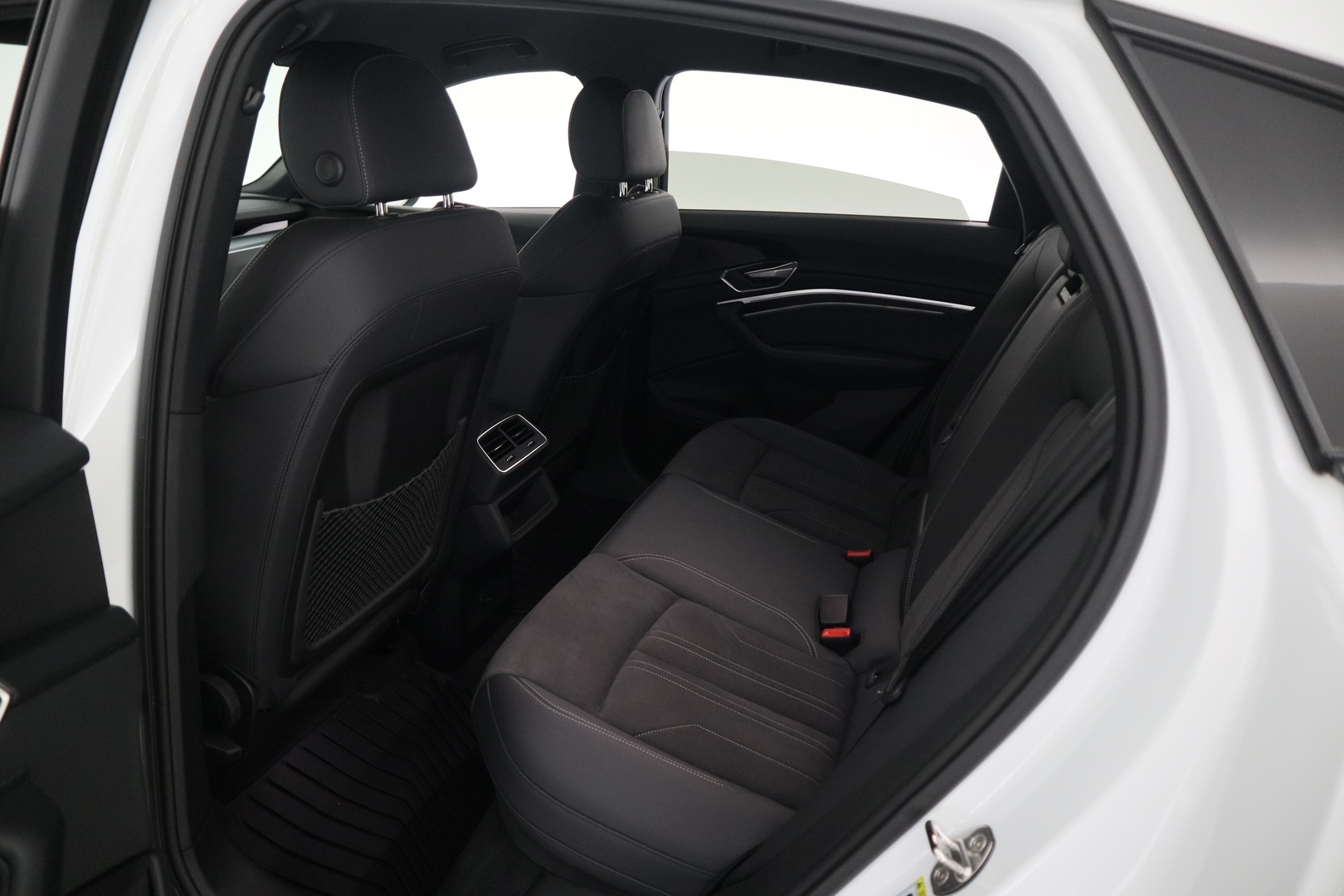 AUDI Q8 e-tron 12