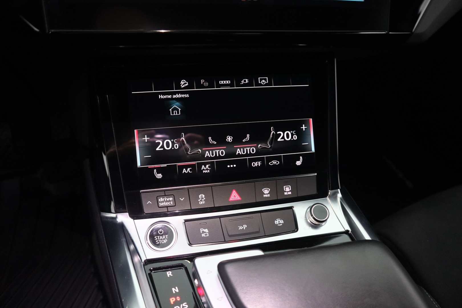 AUDI Q8 e-tron 13