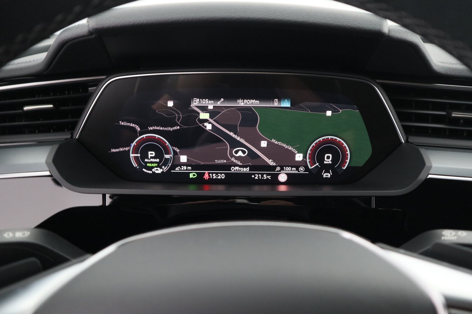 AUDI Q8 e-tron 16