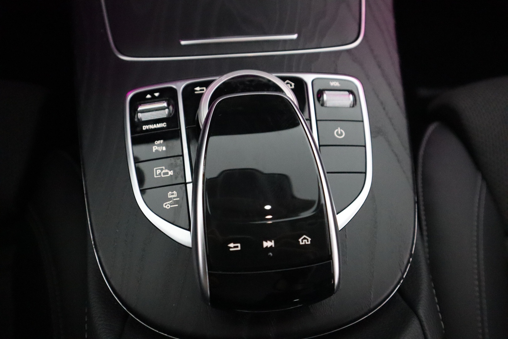 MERCEDES-BENZ E 2020