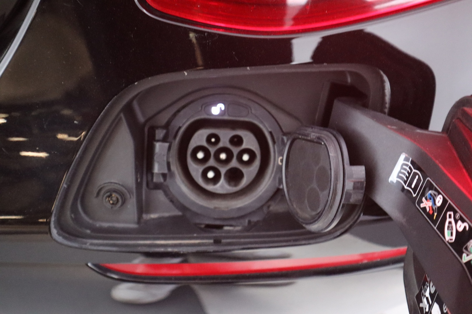 MERCEDES-BENZ E 2020