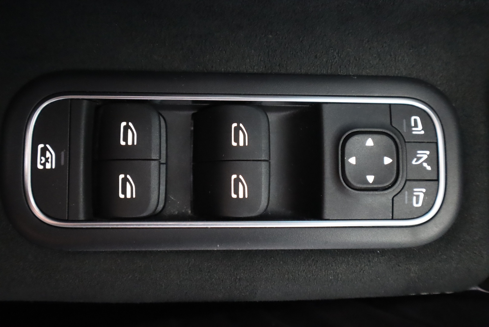 MERCEDES-BENZ A 2020