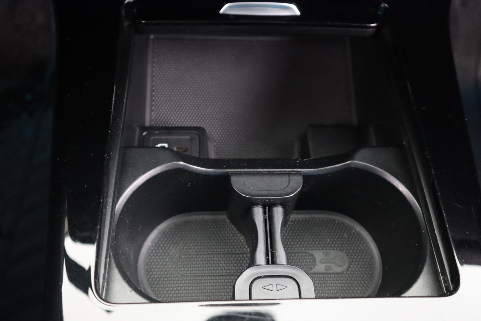 MERCEDES-BENZ A 2020