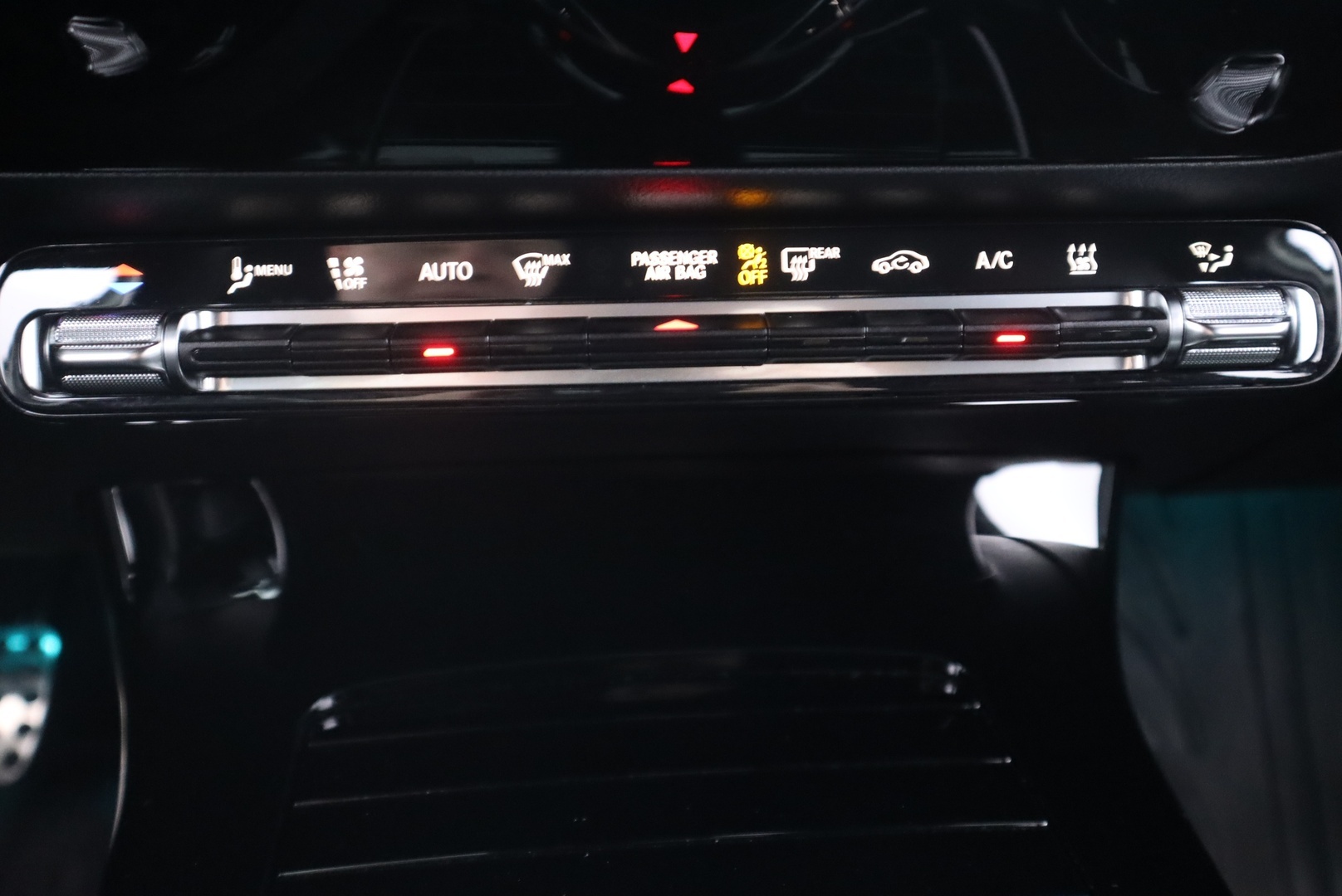 MERCEDES-BENZ A 2020