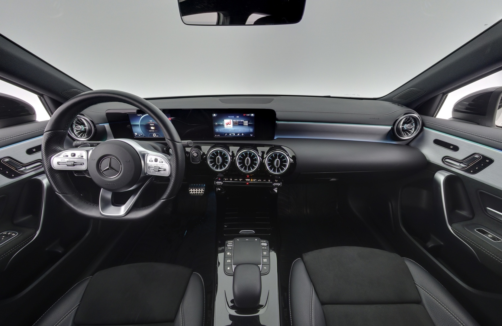 MERCEDES-BENZ A 2020