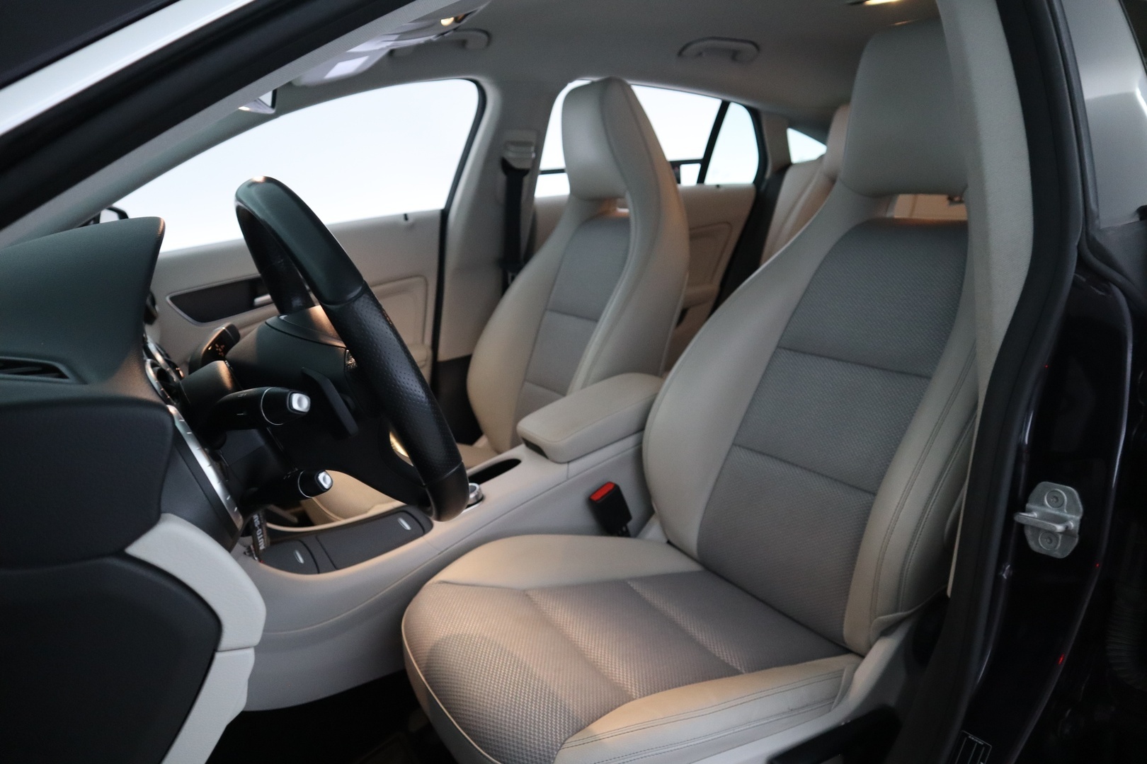 MERCEDES-BENZ CLA 2015