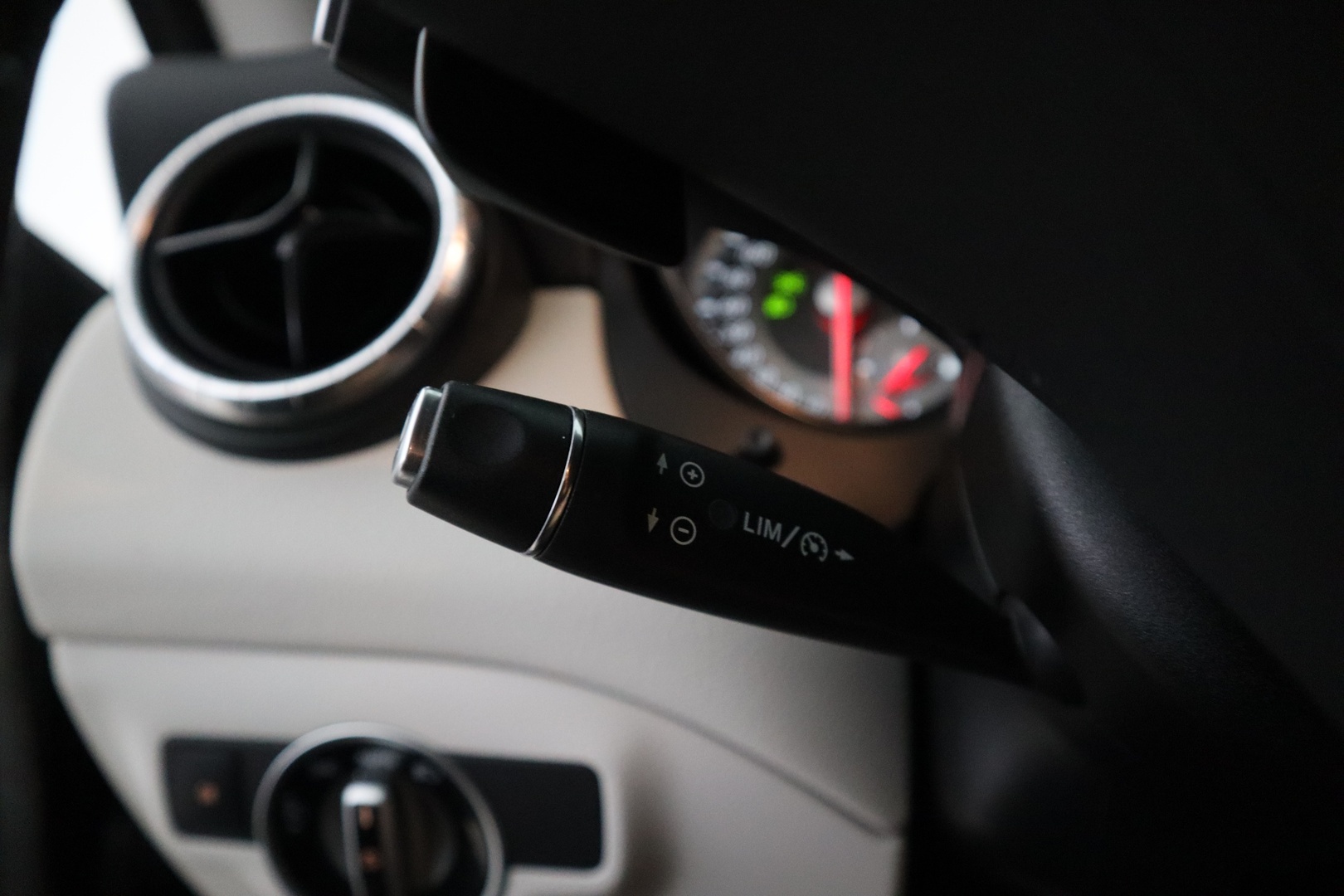 MERCEDES-BENZ CLA 2015