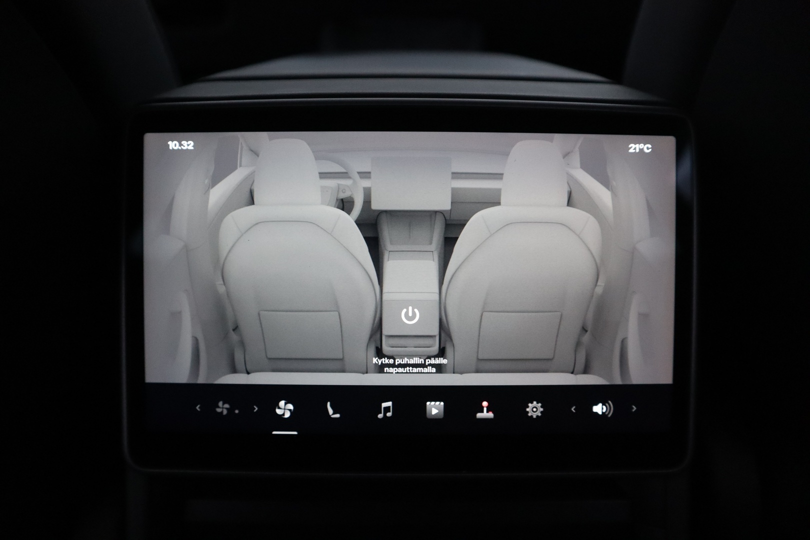 TESLA Model 3 2024