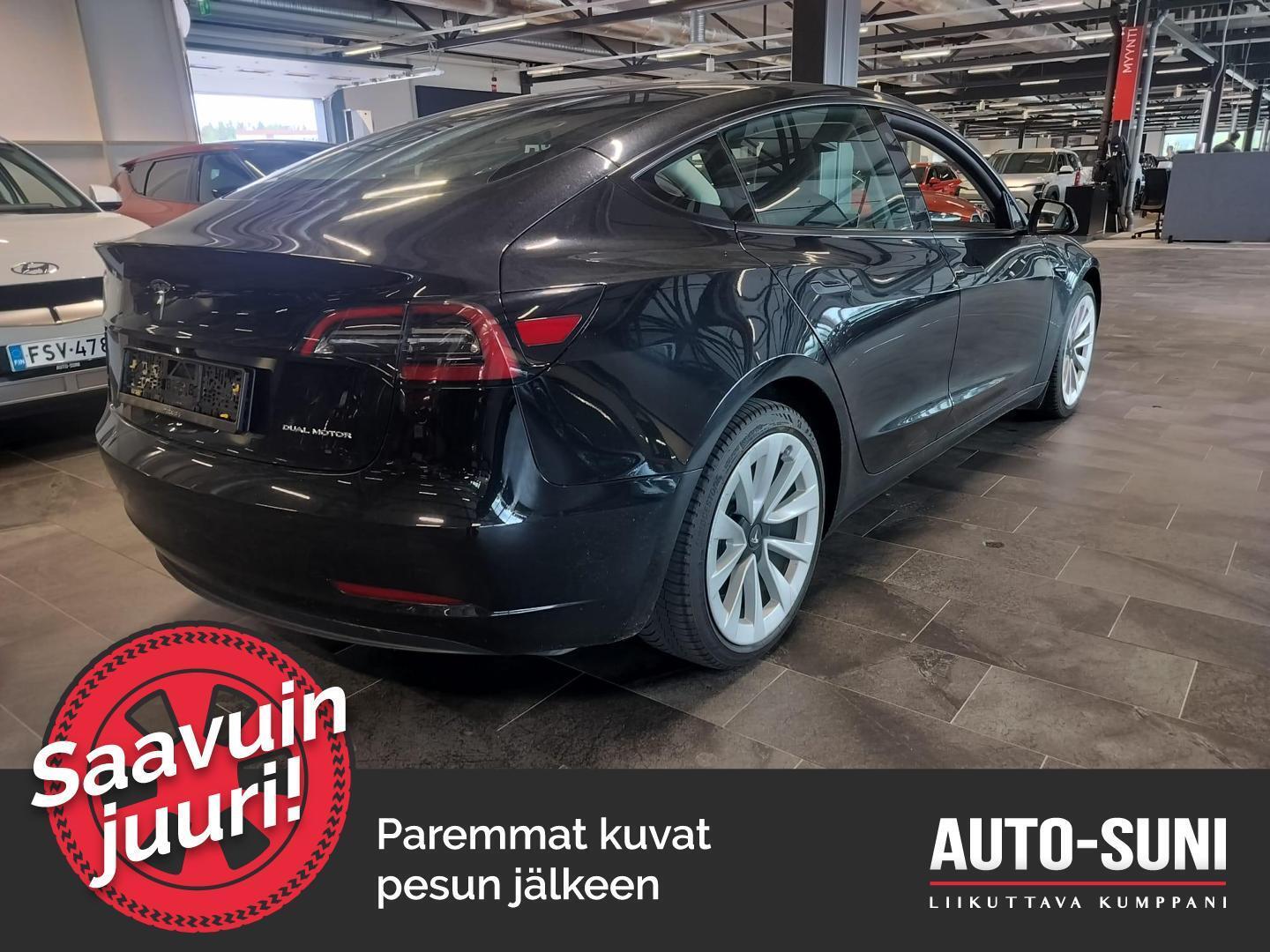 TESLA Model 3 2023