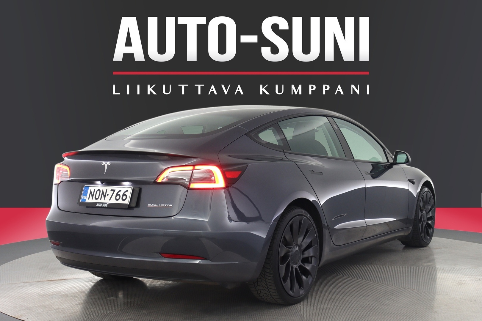 TESLA Model 3 2023