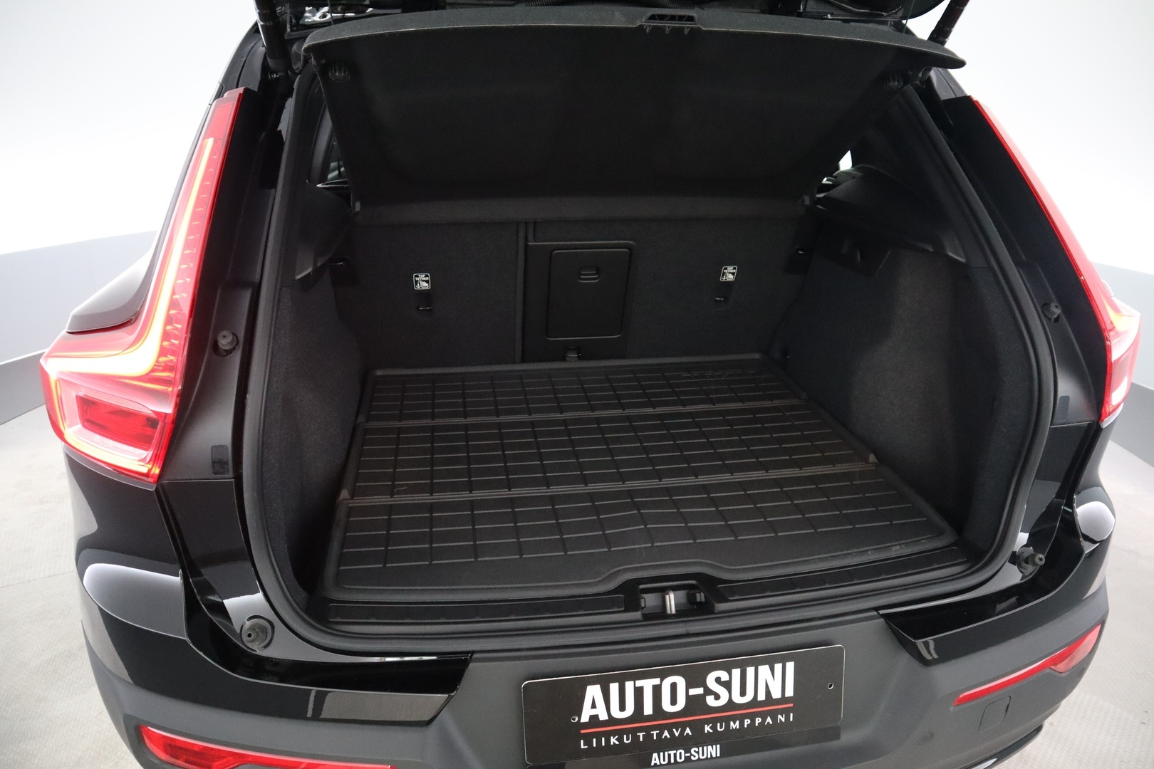 VOLVO XC40 2023