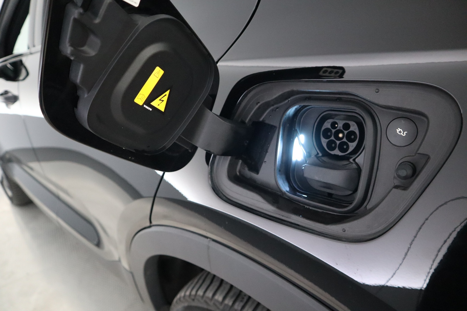 VOLVO XC40 2023