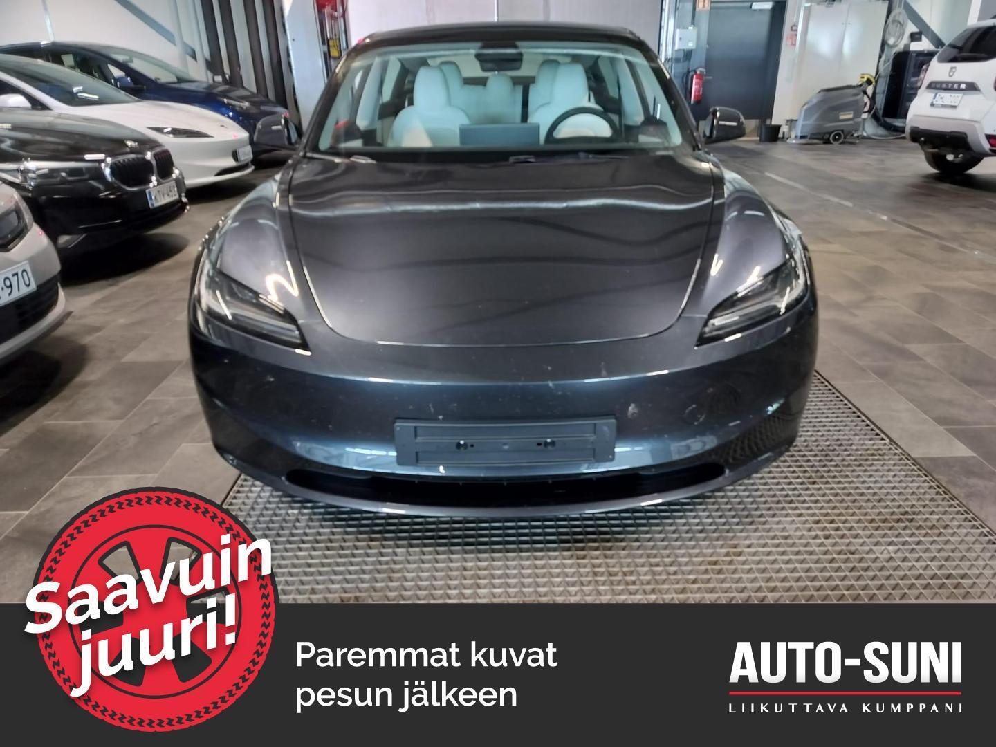 TESLA Model 3 2024