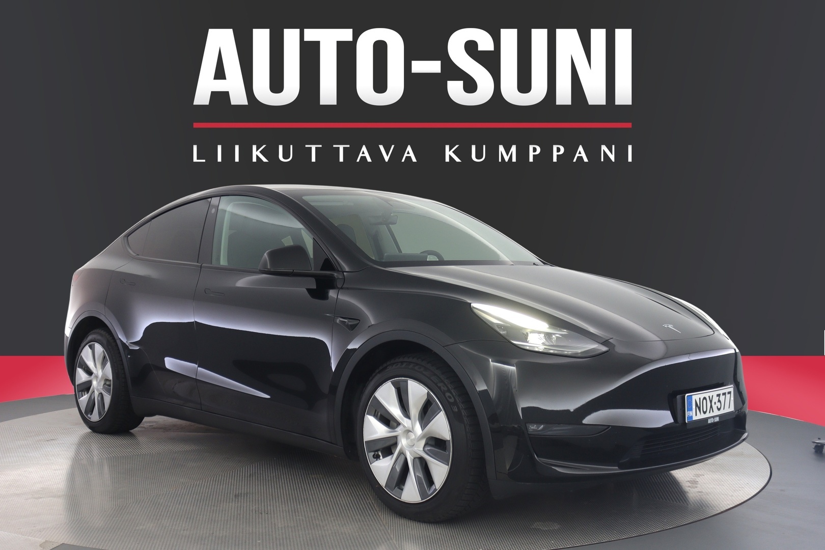 TESLA Model Y 1