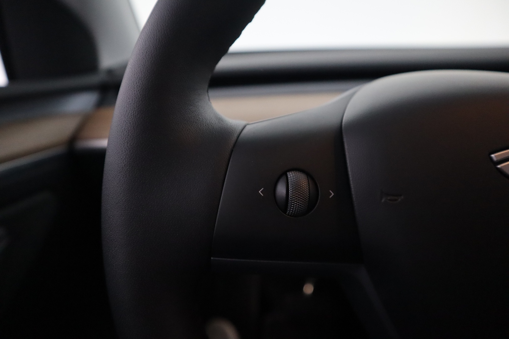 TESLA Model Y 13