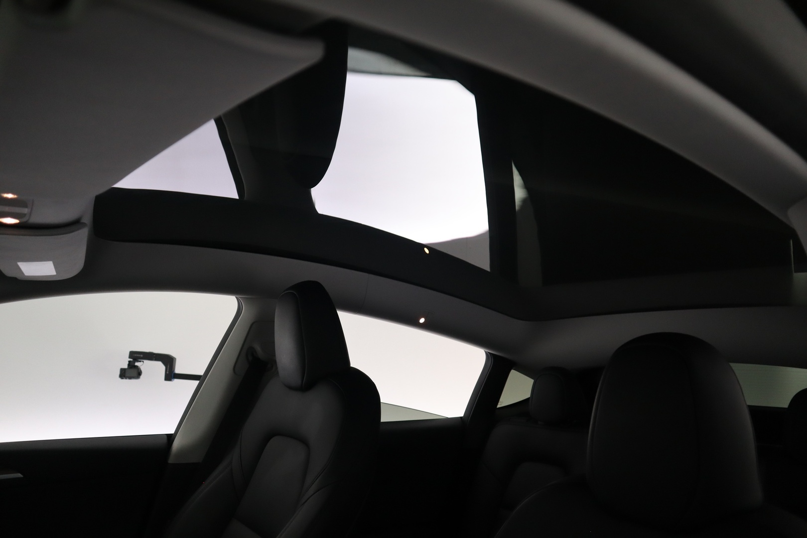 TESLA Model Y 17