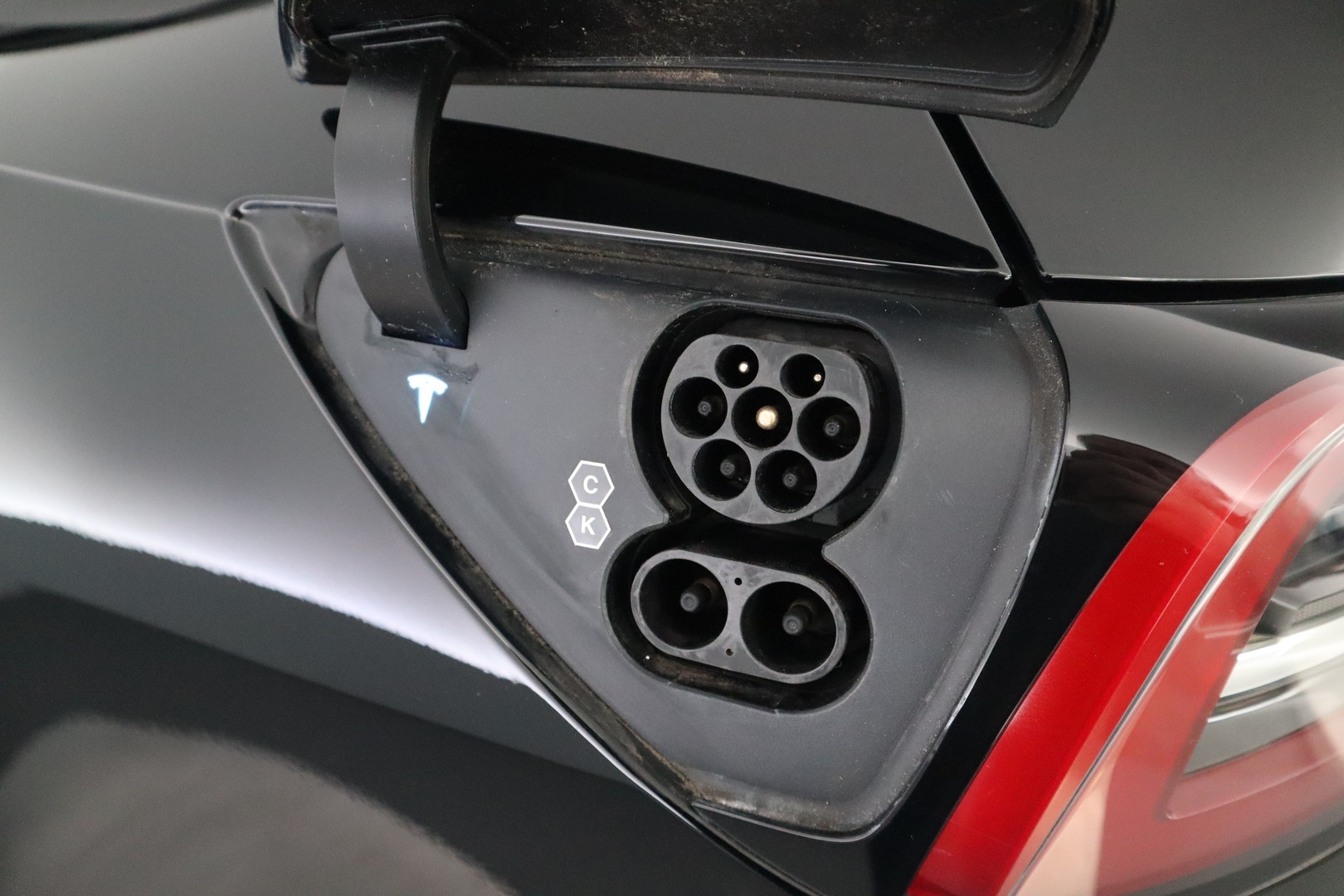 TESLA Model Y 19
