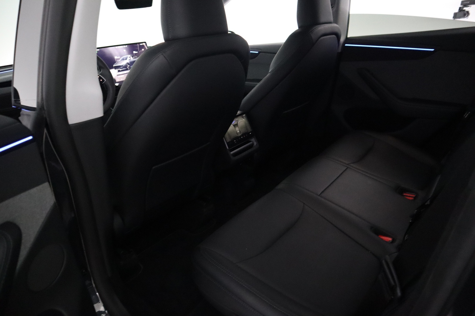 TESLA Model Y 11