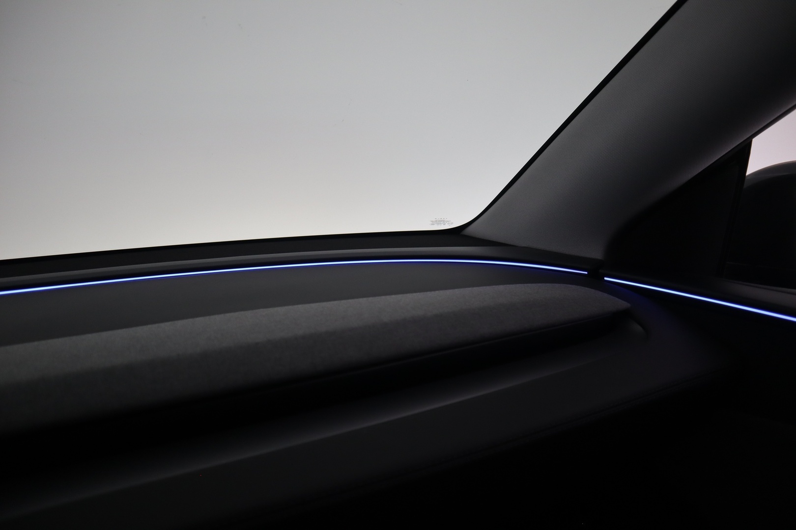 TESLA Model Y 16
