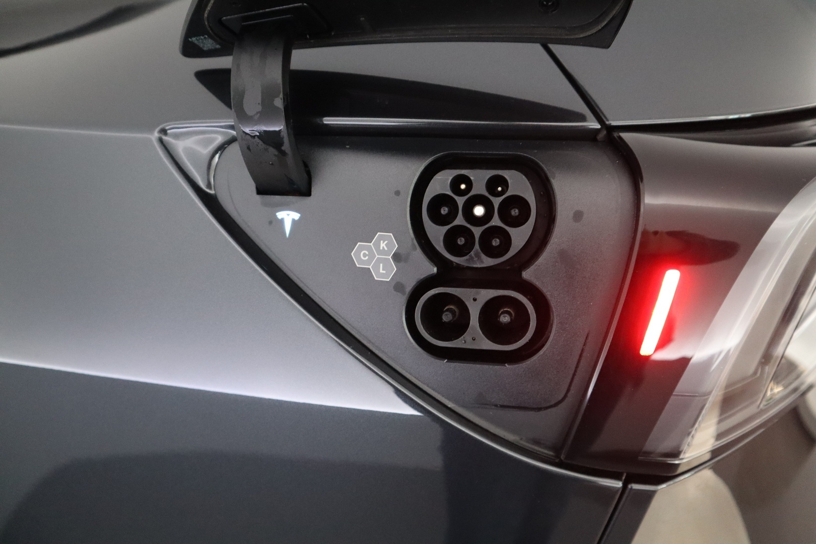 TESLA Model Y 19