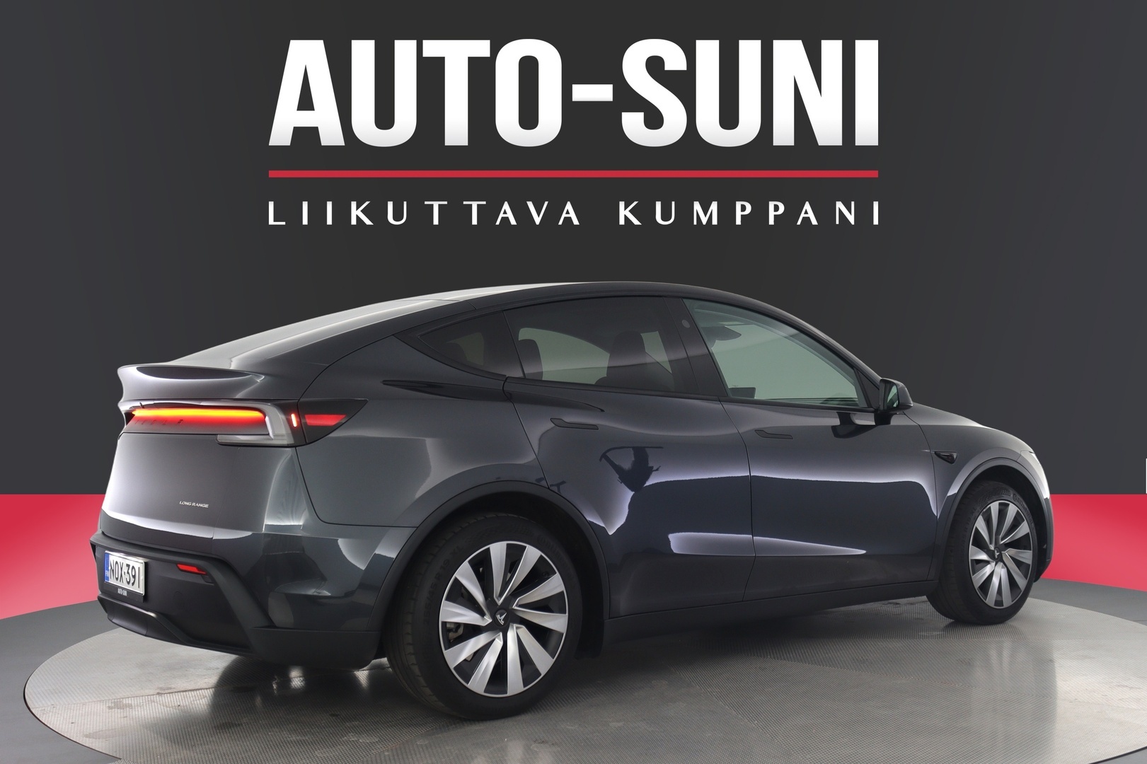 TESLA Model Y 2