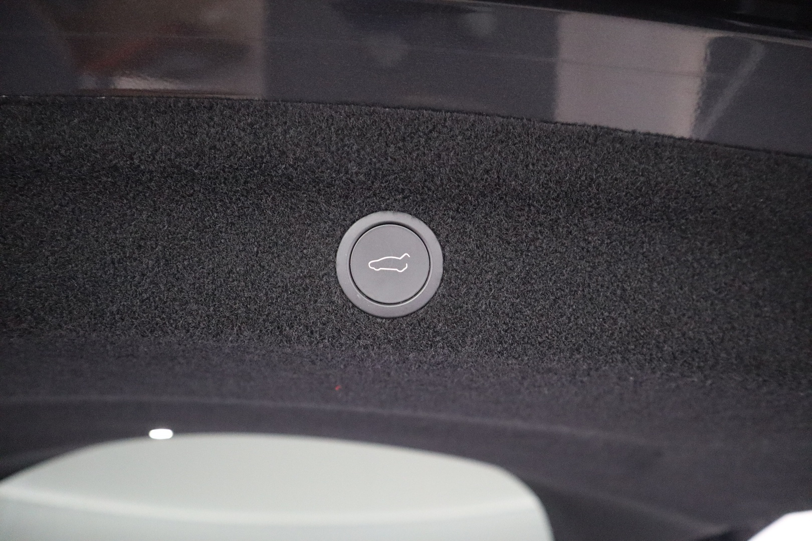 TESLA Model Y 21