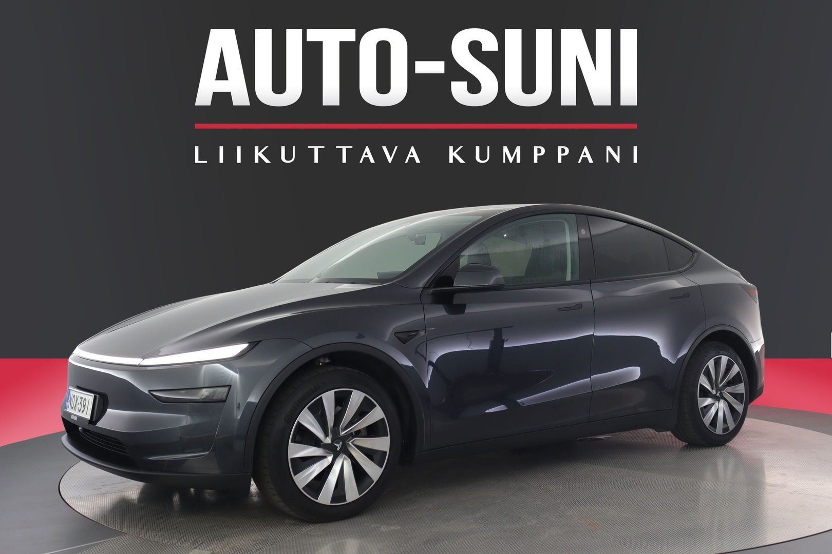 TESLA Model Y 5