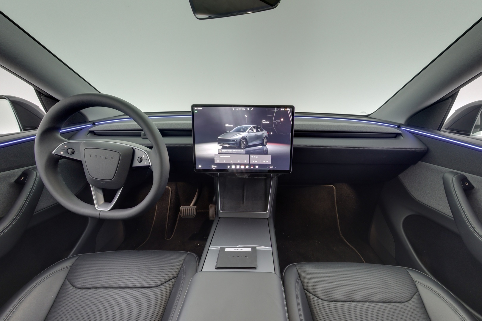 TESLA Model Y 7