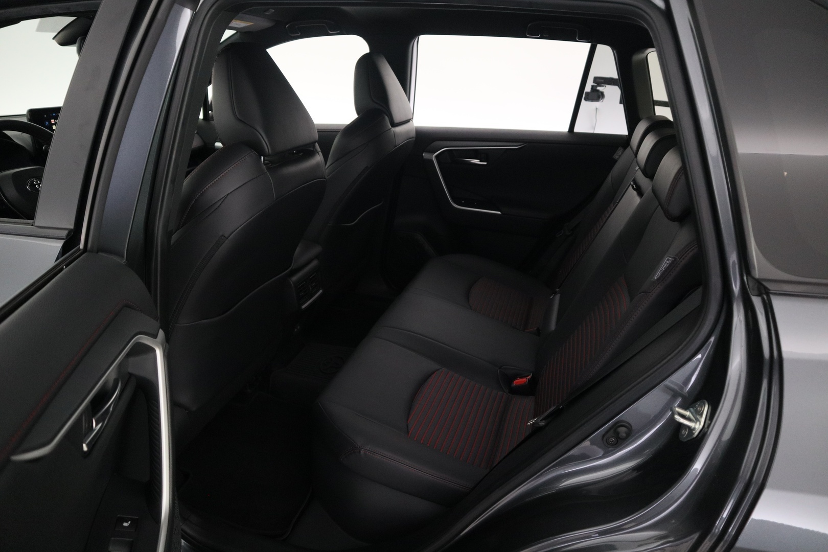 TOYOTA RAV4 Plug-in 12
