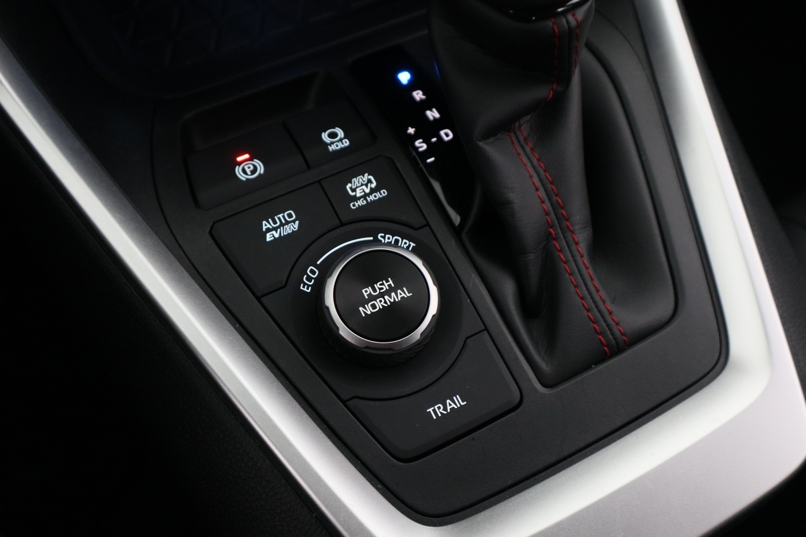 TOYOTA RAV4 Plug-in 16