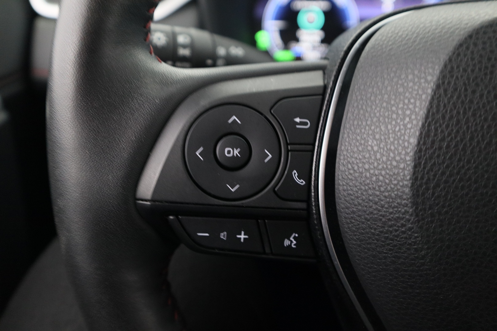 TOYOTA RAV4 Plug-in 19