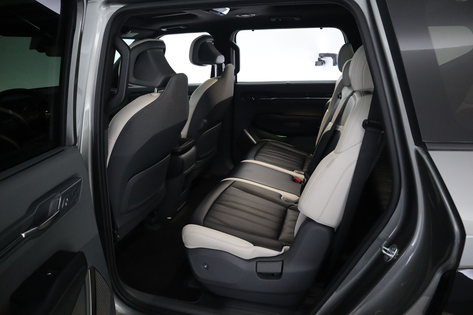 KIA EV9 28