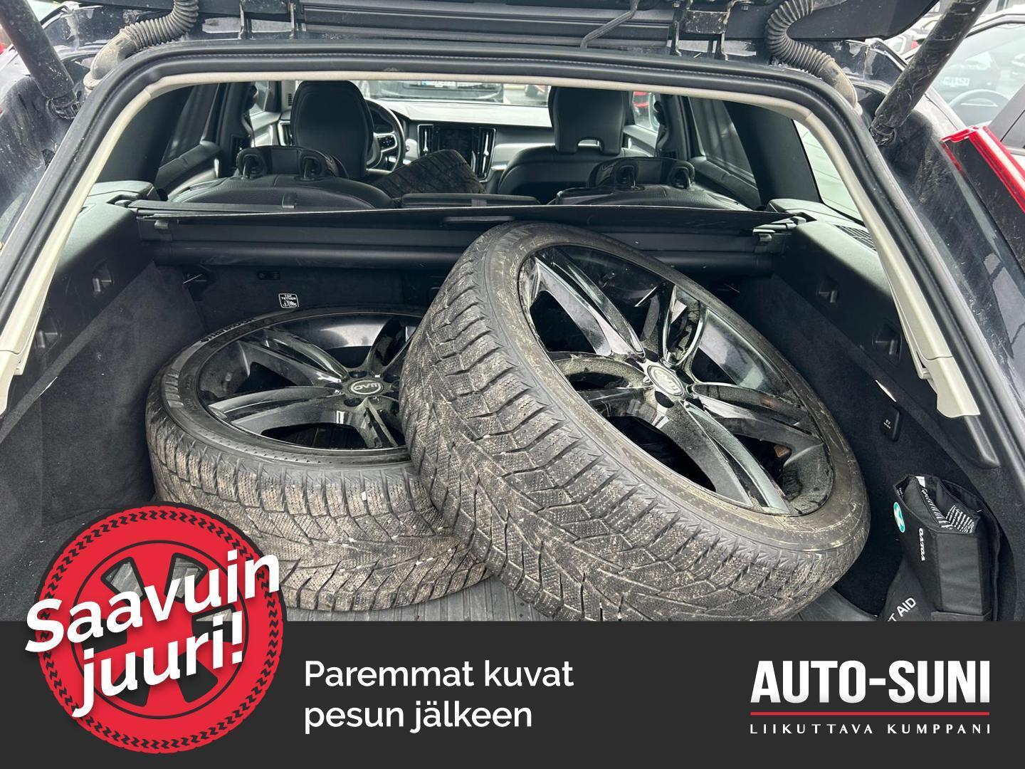 VOLVO V90 13