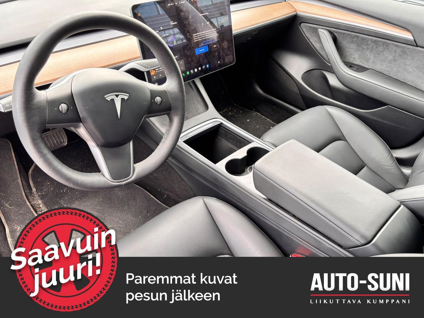TESLA Model 3 2021