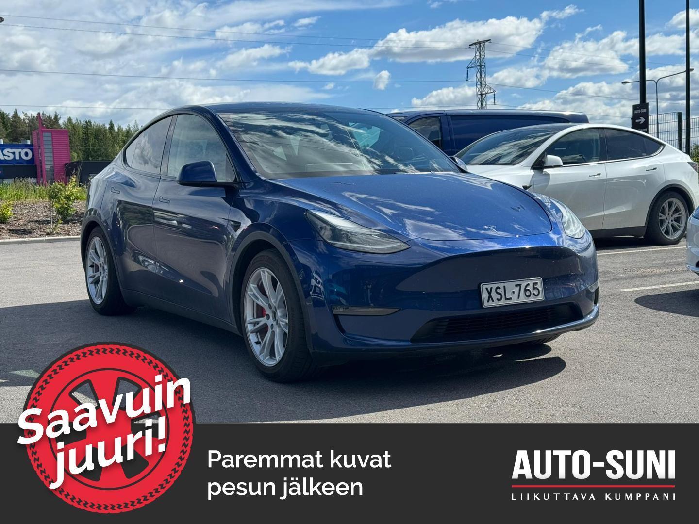 TESLA Model Y 2024