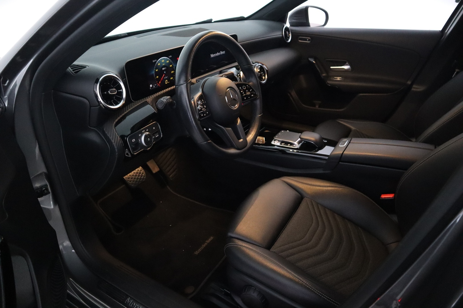 MERCEDES-BENZ A 2019