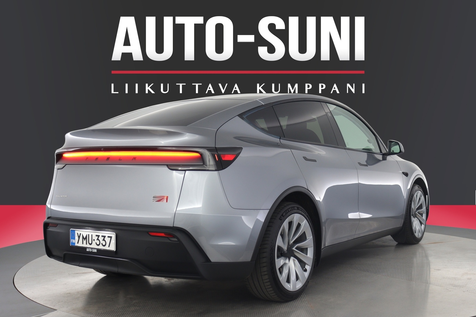 TESLA Model Y 2025