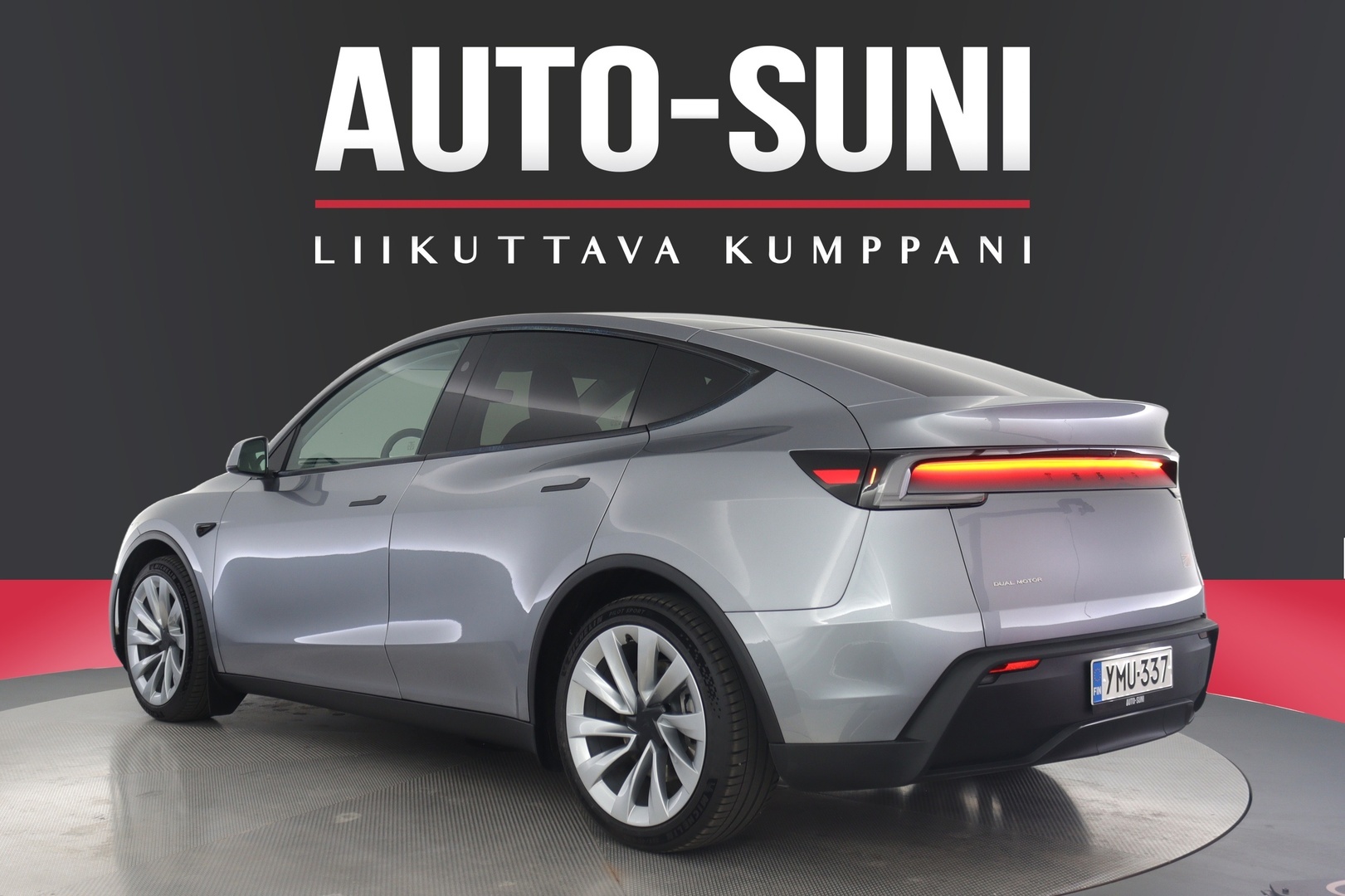 TESLA Model Y 2025