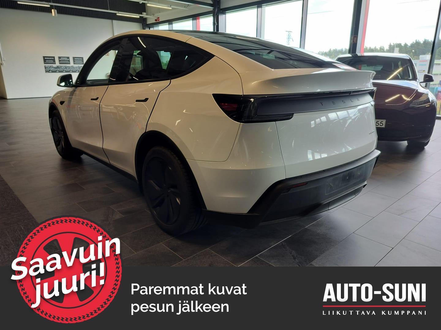 TESLA Model Y 2025