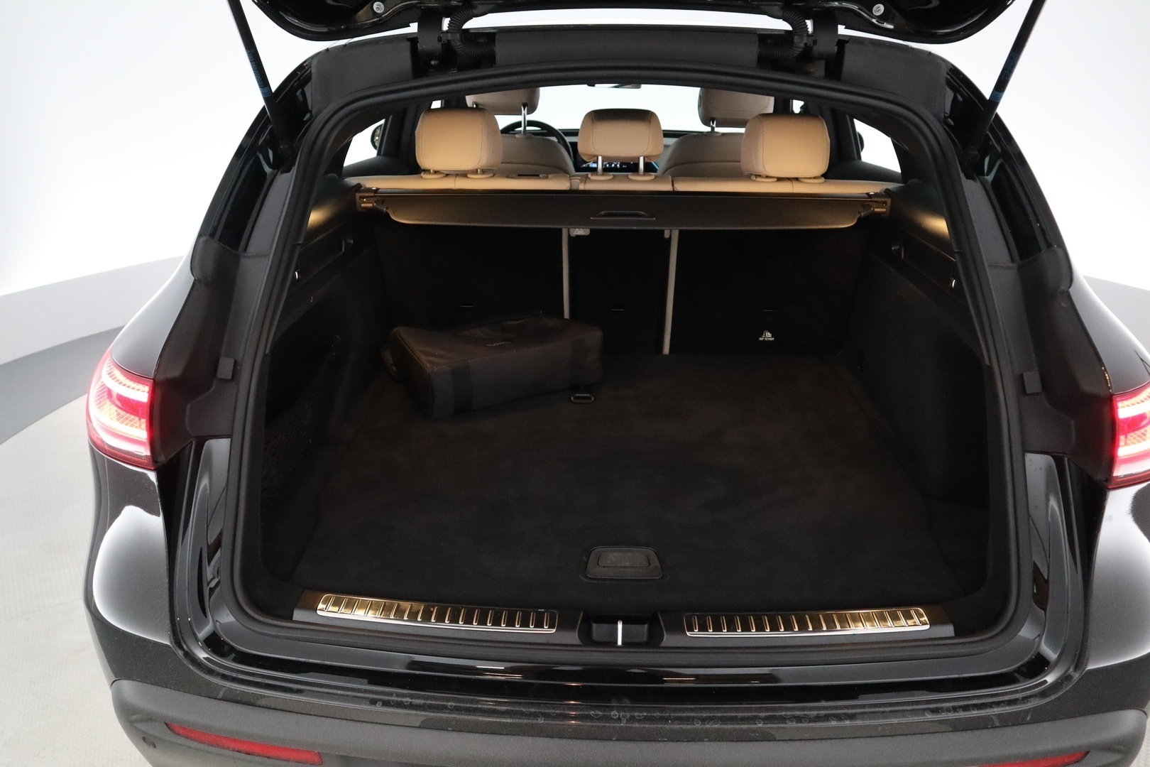 MERCEDES-BENZ EQC 2021