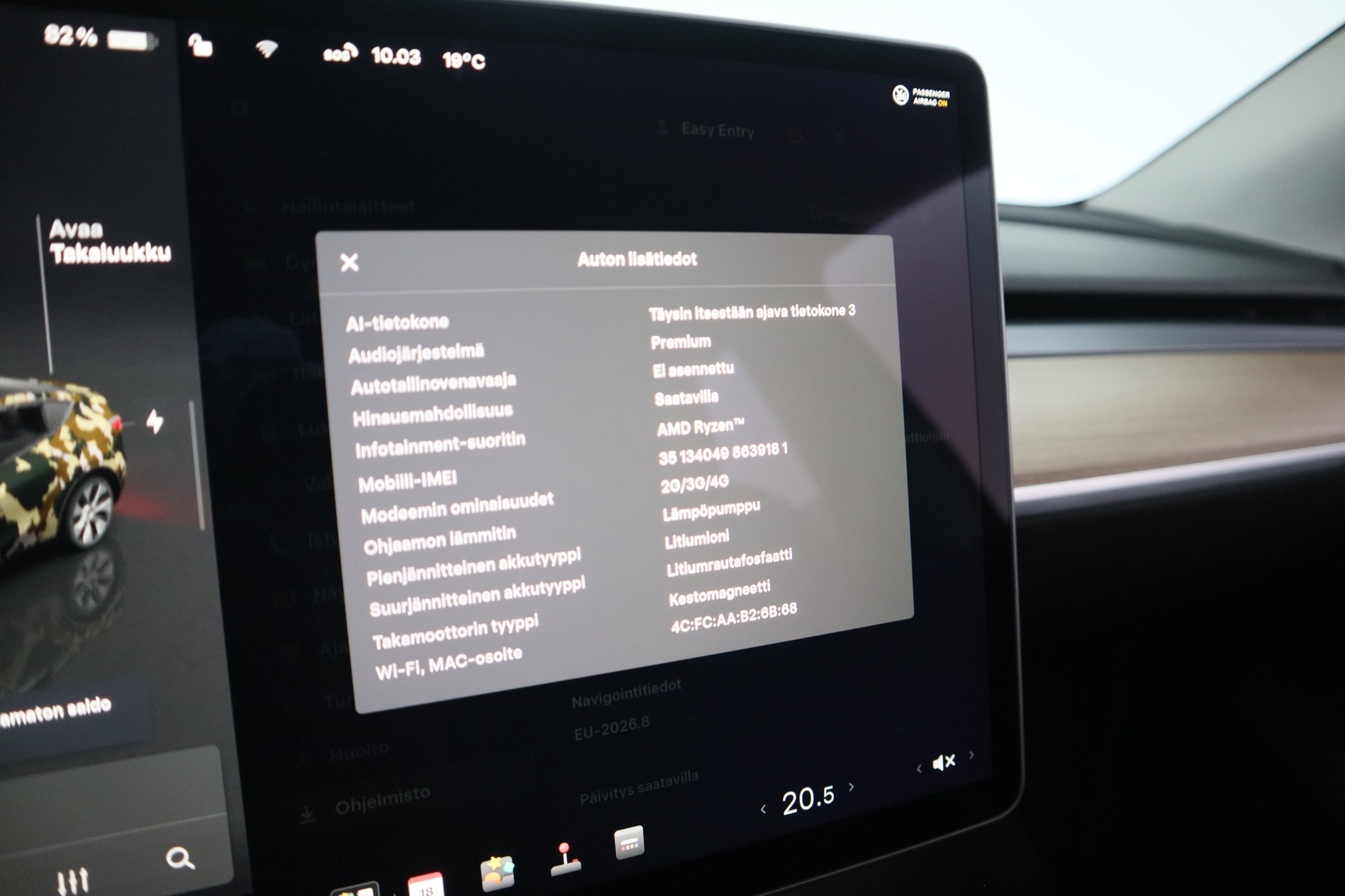 TESLA Model Y 16