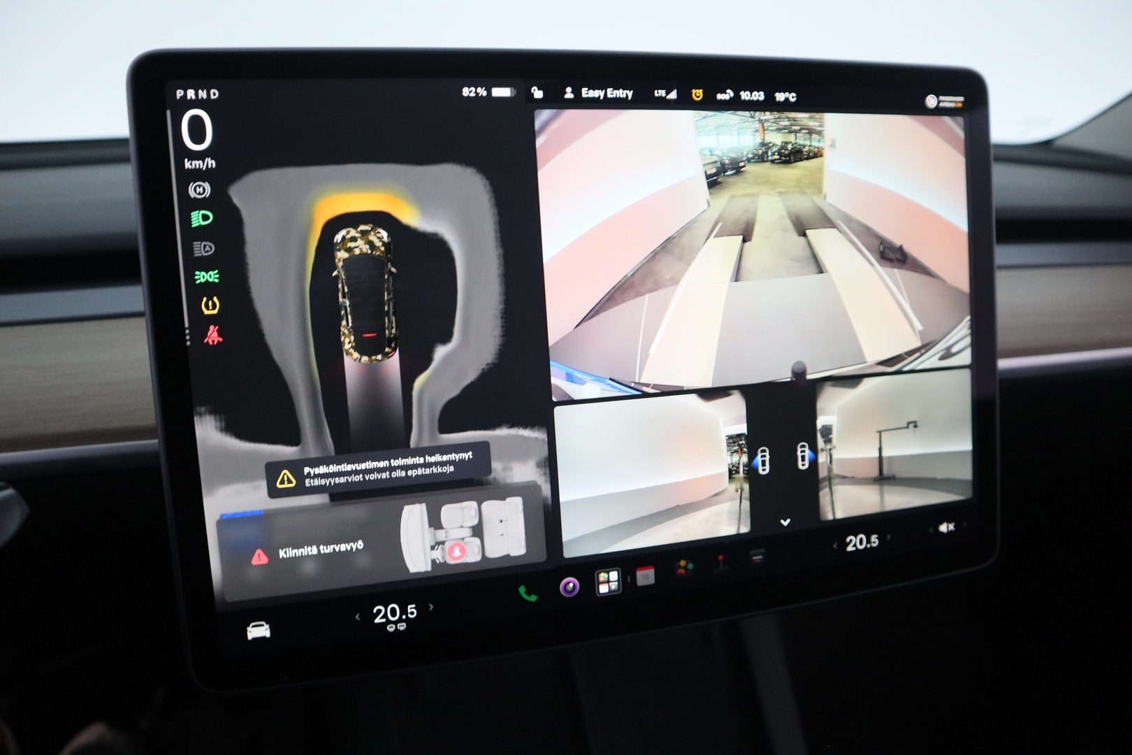 TESLA Model Y 18